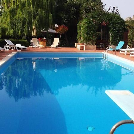 Appartamento in villa con piscina Palermo Esterno foto
