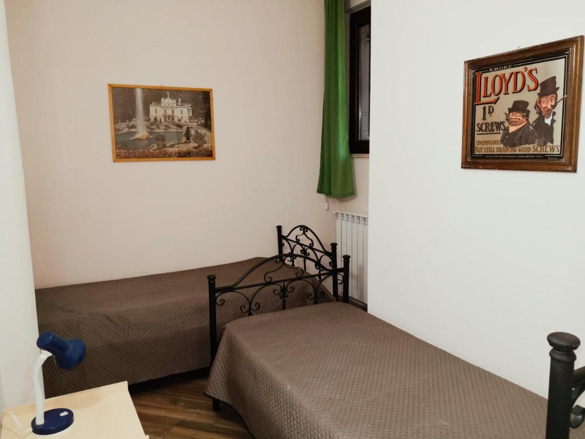 Appartamento in villa con piscina Palermo Esterno foto