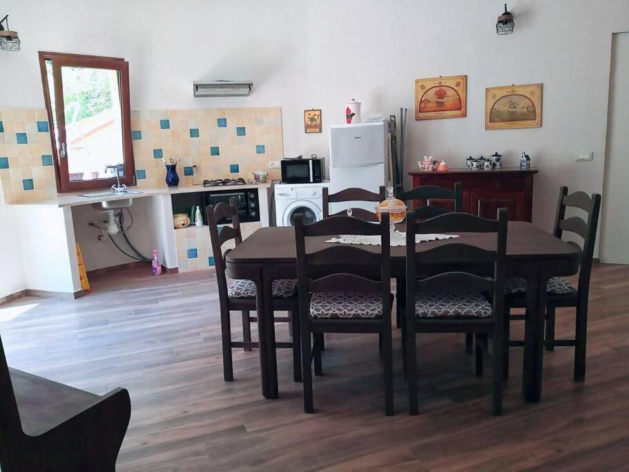 Appartamento in villa con piscina Palermo Esterno foto