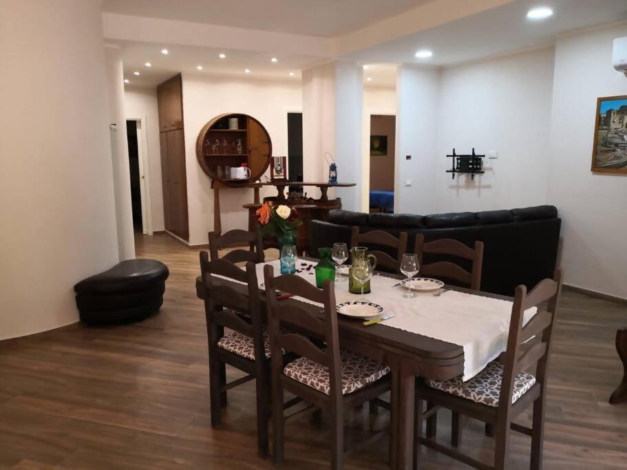 Appartamento in villa con piscina Palermo Esterno foto