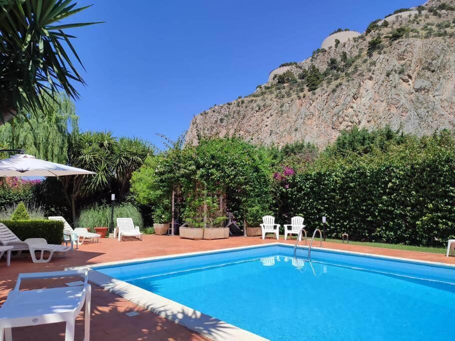 Appartamento in villa con piscina Palermo Esterno foto