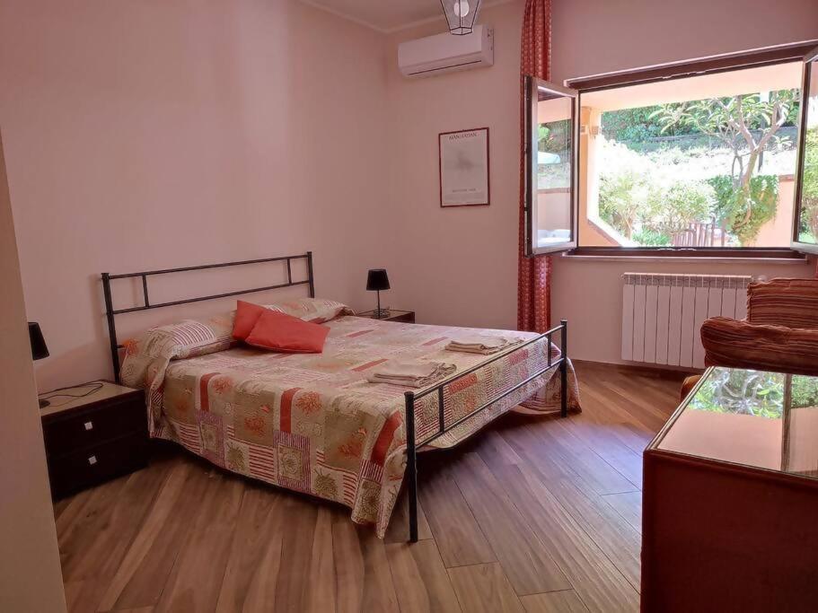 Appartamento in villa con piscina Palermo Esterno foto