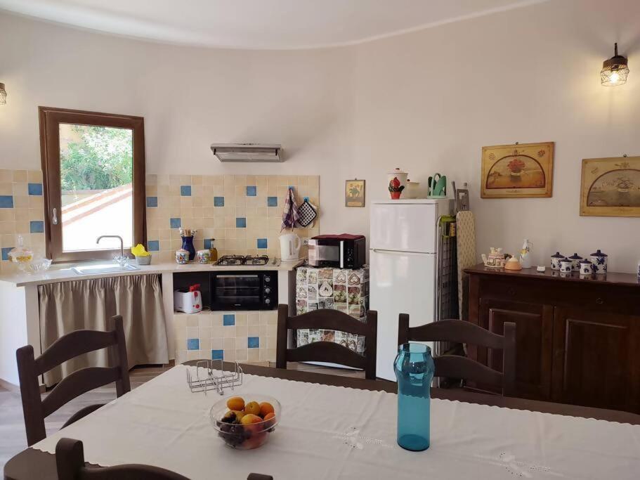 Appartamento in villa con piscina Palermo Esterno foto