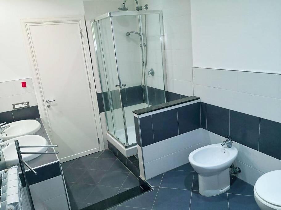 Appartamento in villa con piscina Palermo Esterno foto