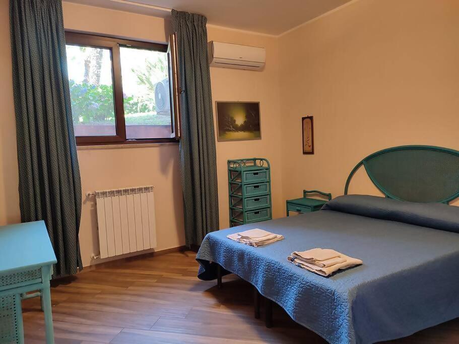 Appartamento in villa con piscina Palermo Esterno foto