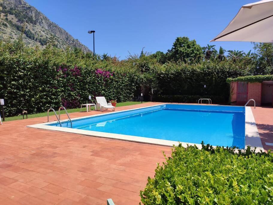 Appartamento in villa con piscina Palermo Esterno foto
