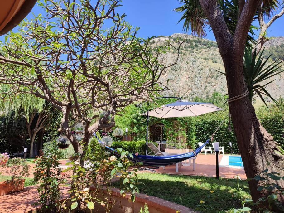 Appartamento in villa con piscina Palermo Esterno foto
